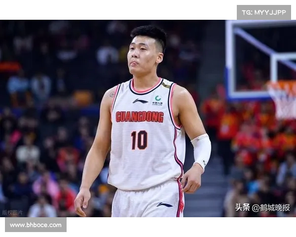 赵睿加盟新疆男篮引发球迷复杂情感纷争国家队生涯仍充满未知 赵睿加盟新疆男篮引发球迷复杂情感纷争国家队生涯仍充满未知